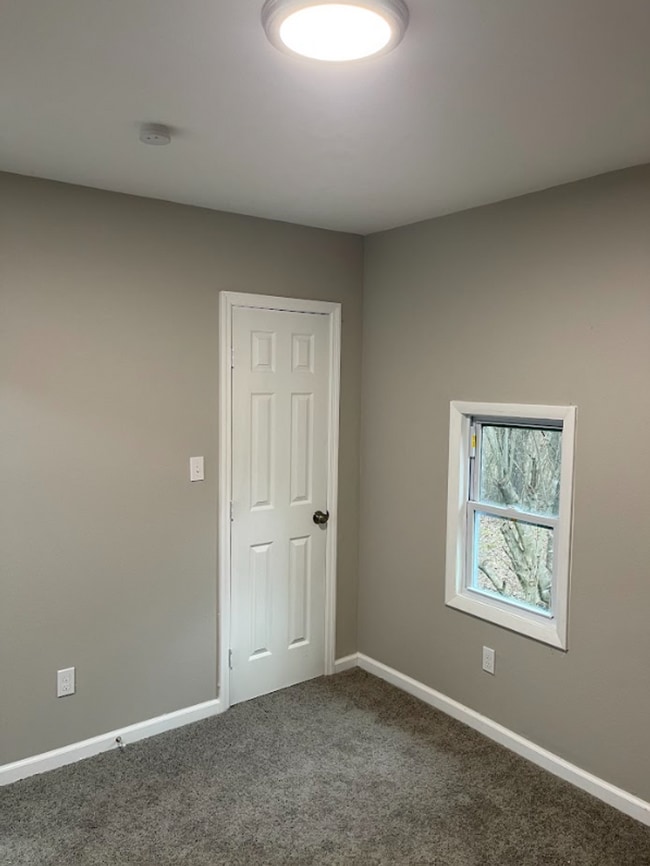 Building Photo - Beautiful 3 Bedroom 2 Bath Home! MOVE IN SPECIAL!