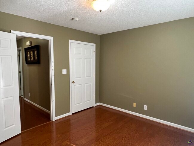 Building Photo - 135 Ashford Trace Ln