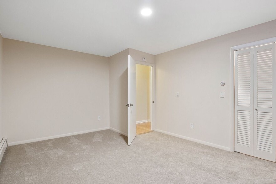 Building Photo - 4489 Pompey Center Rd