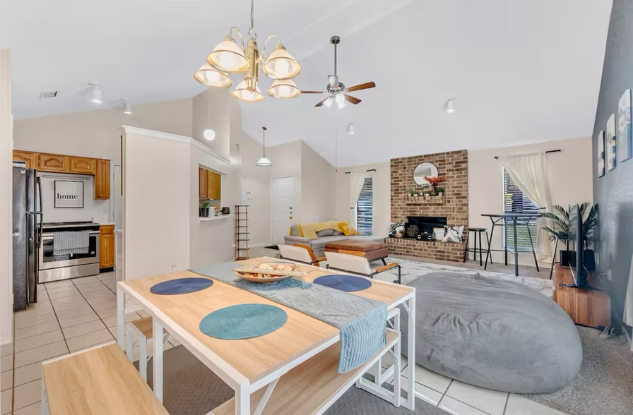 Primary Photo - Room in House on Wildwood Ridge