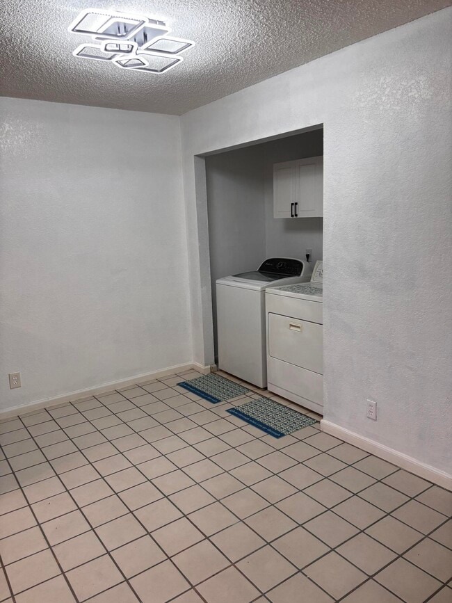 Building Photo - 12761 Westhampton Cir