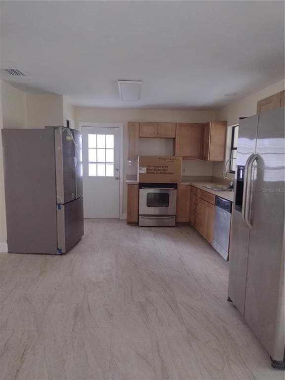 Building Photo - 4400 NE 139th Ln