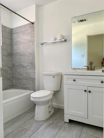 Building Photo - 646 Autumn Oaks Dr