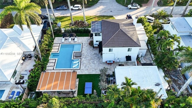 Building Photo - 1201 NE 85th St