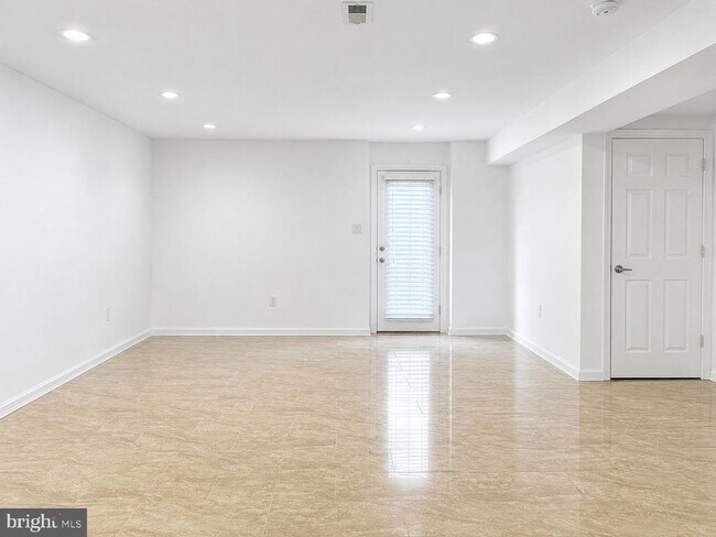 Building Photo - 12489 Pfitzner Ct