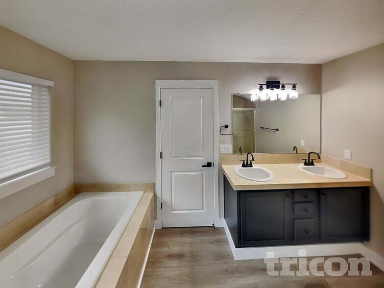 Building Photo - 14657 SE Natalya St