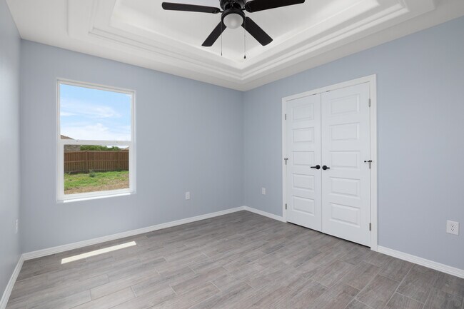 Building Photo - 105 E Moore Rd