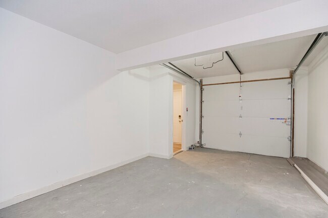 Building Photo - 3123 Eaton St