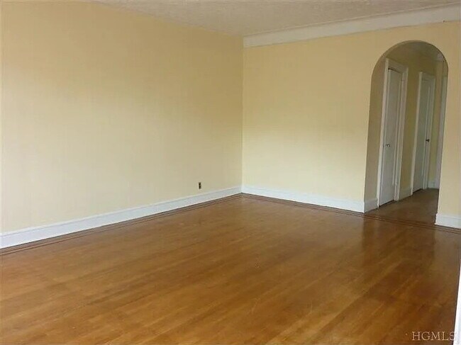 Building Photo - 100 Pelham Rd