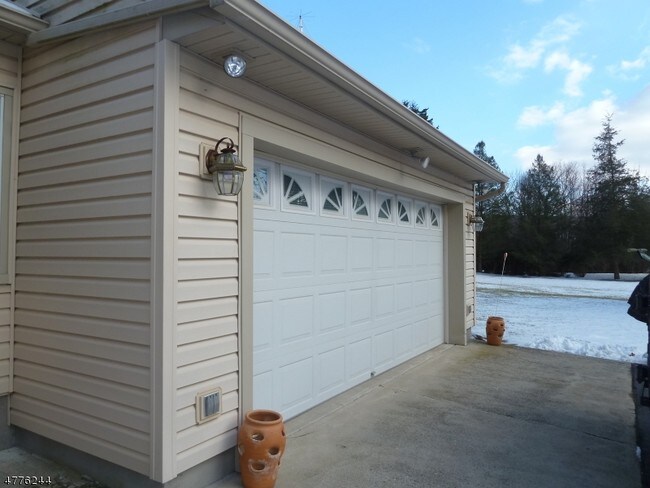 Building Photo - 72 Kennedy Rd