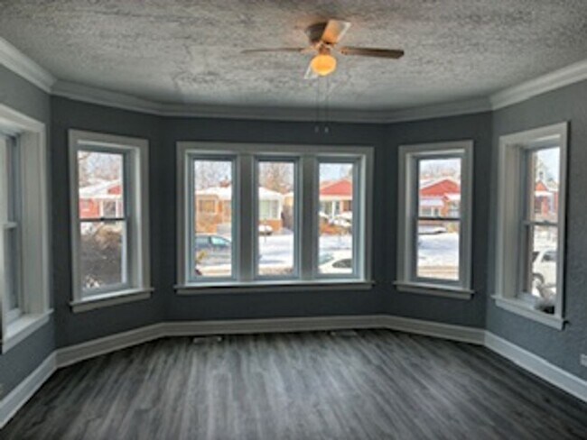 Building Photo - 10625 S Calumet Ave