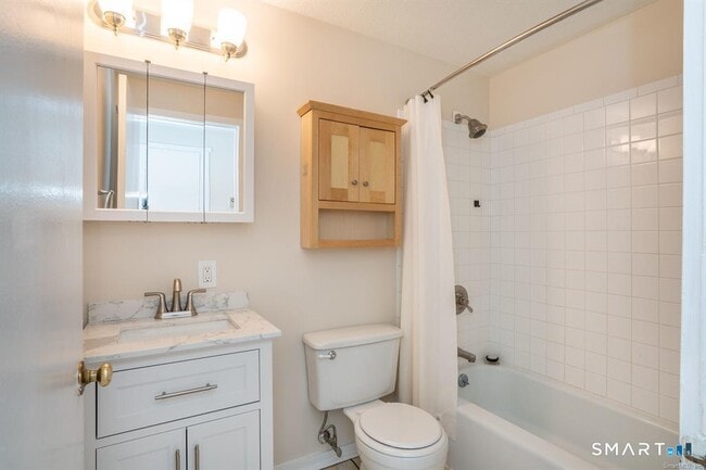 Building Photo - 239 Old Farms Rd