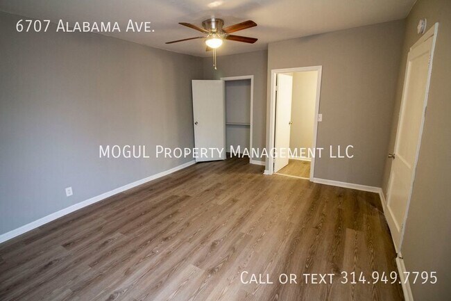 Building Photo - 3 Bed 1.5 Bath HOUSE!!! Huge fenced backya...
