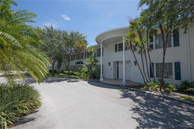 Building Photo - 2191 NE 68th St