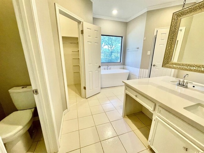 Building Photo - 6208 Lost Horizon Dr