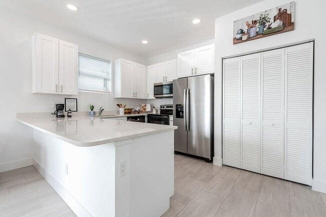 Building Photo - 2671 Hiawatha Ave