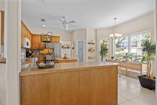 Building Photo - 104 Kings Way