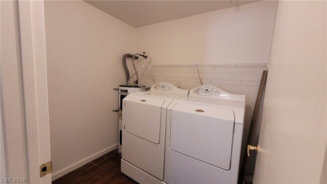 Building Photo - 2151 Hussium Hills St