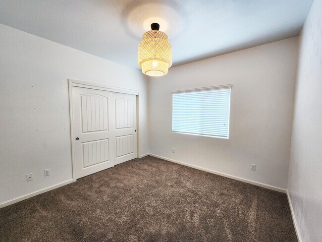 Building Photo - 13710 Onyx Night Dr