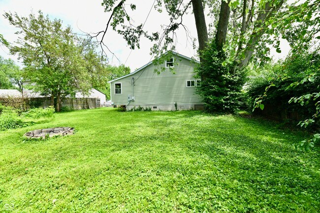 Building Photo - 3550 Eisenhower Dr