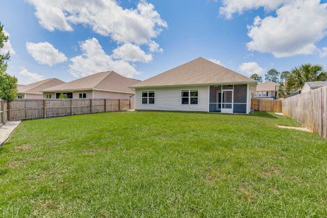 Building Photo - Welcome to this exquisite 4-bedroom, 2-bat...