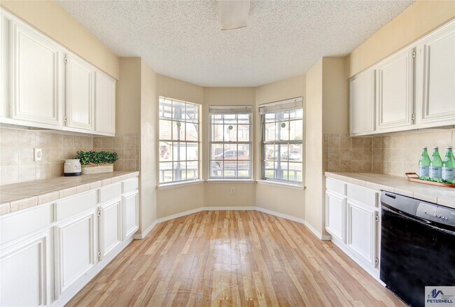 Building Photo - 12530 Laleu Ln