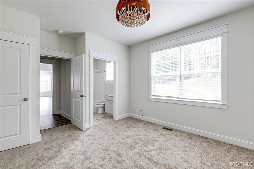Building Photo - 1701 Anchor Landing Dr