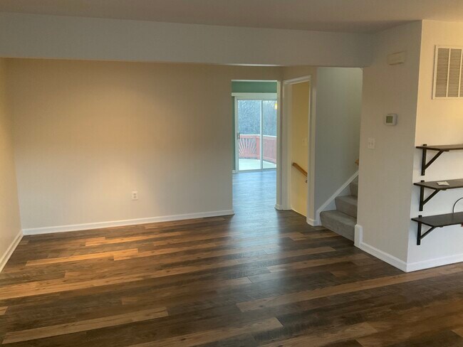 Building Photo - 35931 Clover Terrace