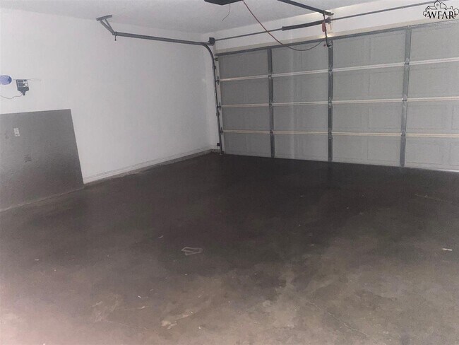 Building Photo - 6041 Van Dorn Dr
