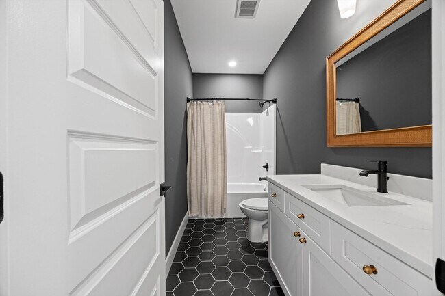 Building Photo - 2505 Vance Ave