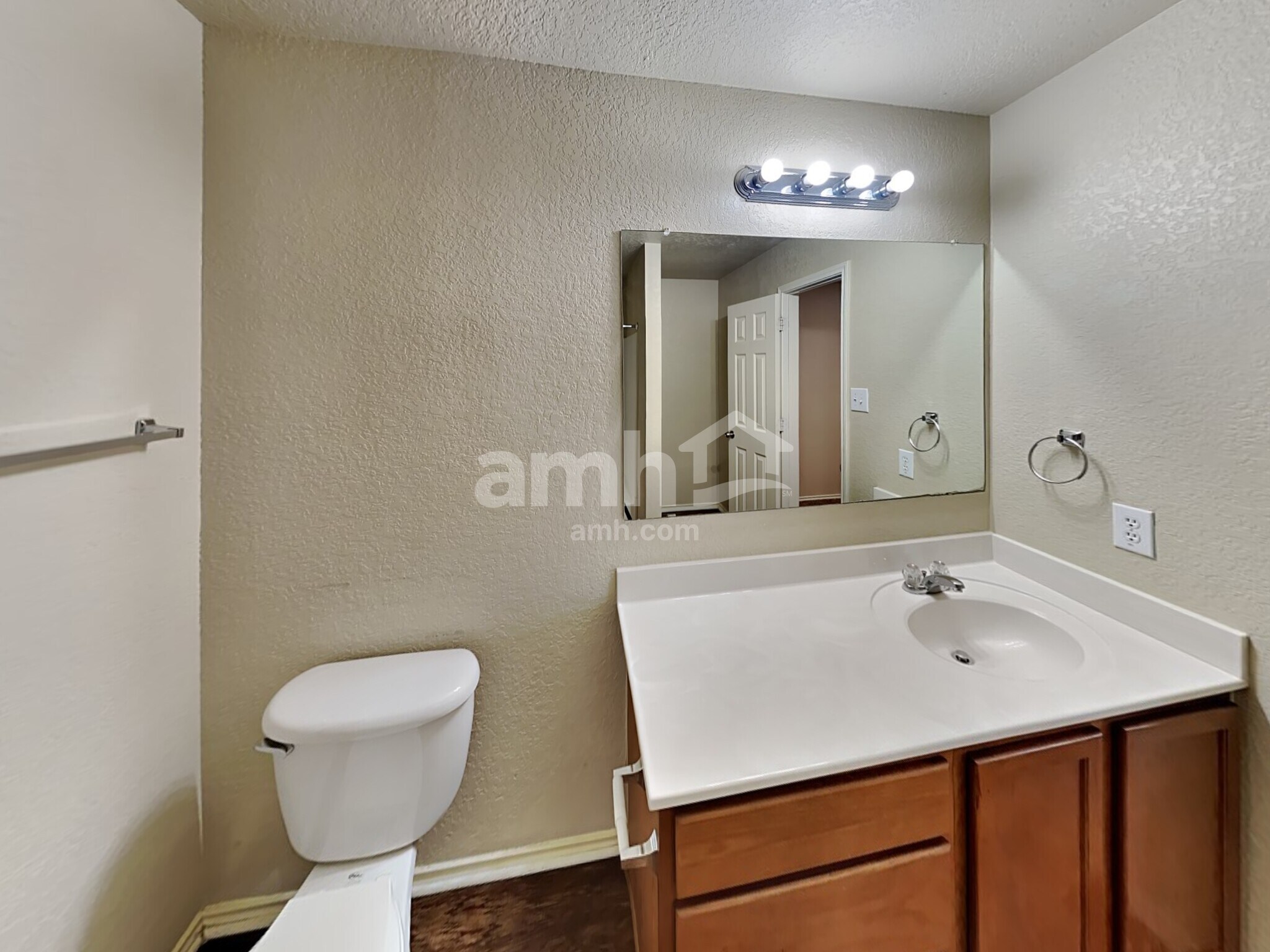 Building Photo - 3739 Hideaway Grn