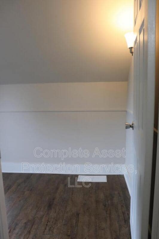 Building Photo - 105 Norton St