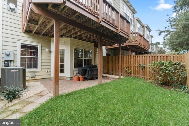 Building Photo - 981 Herons Run Ln