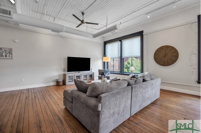 Building Photo - 2 BED | 2 BATH | DOWNTOWN CONDO