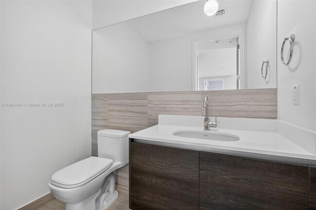 Building Photo - 301 Altara Ave