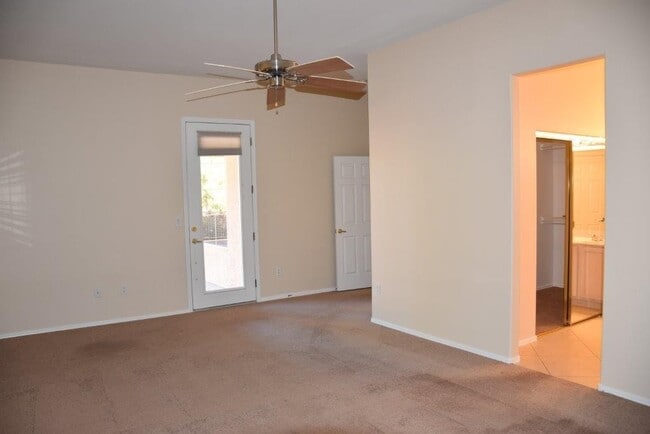 Building Photo - 2057 King Mesa Dr