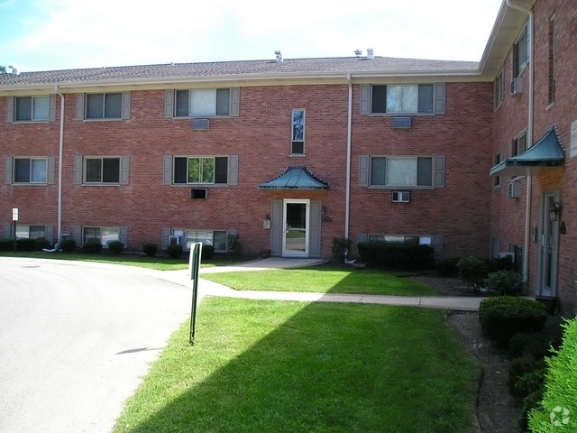 Building - Brockway Court Apartments
