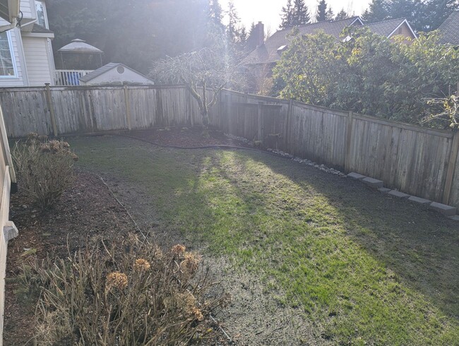 Building Photo - Gorgeous 3 Bedroom • 2.5 Bath Home Recently Remodeled and Ready for you!