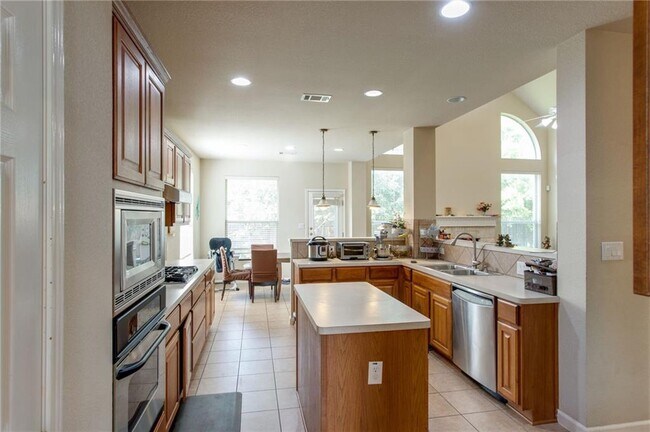 Building Photo - 15709 Belfin Dr