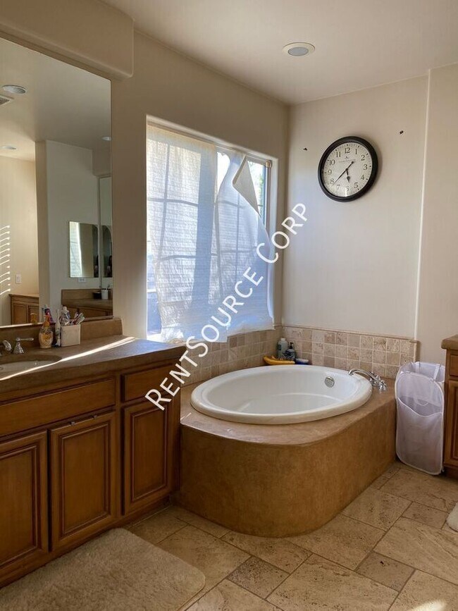 Building Photo - 24310 Las Palmas St