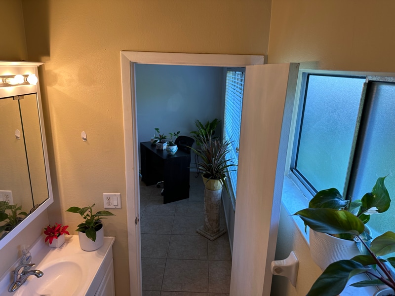 Building Photo - 1690 SE Ridgewood St