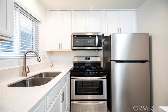 Building Photo - 122 El Porto St