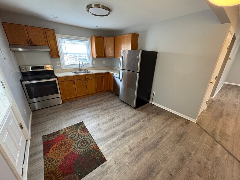 Building Photo - 9 Hillcrest Dr