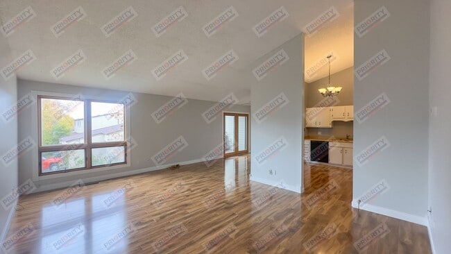 Building Photo - 2 bedroom home in Indian Hills