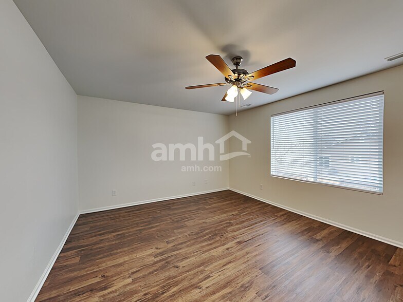 Building Photo - 7728 Barn Owl Dr