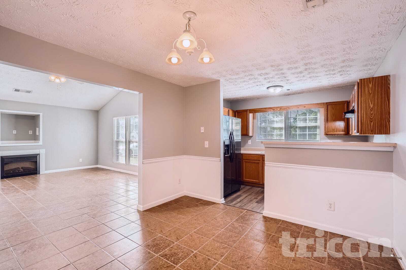 Building Photo - 1476 Steam Engine Way NE