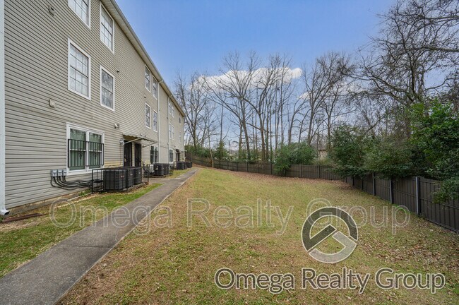 Building Photo - 1932 2nd St NE