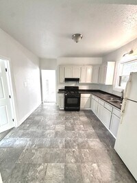 Building Photo - 3135 32nd St