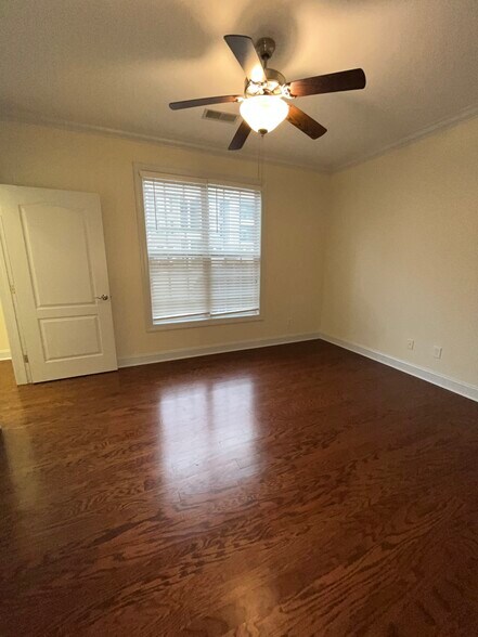 Building Photo - 212 Fountainhead Ln