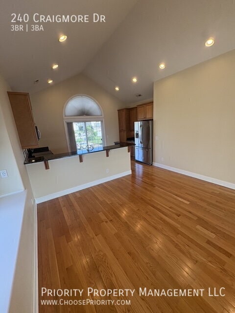 Building Photo - 240 Craigmore Dr